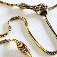 Serpent Lariat