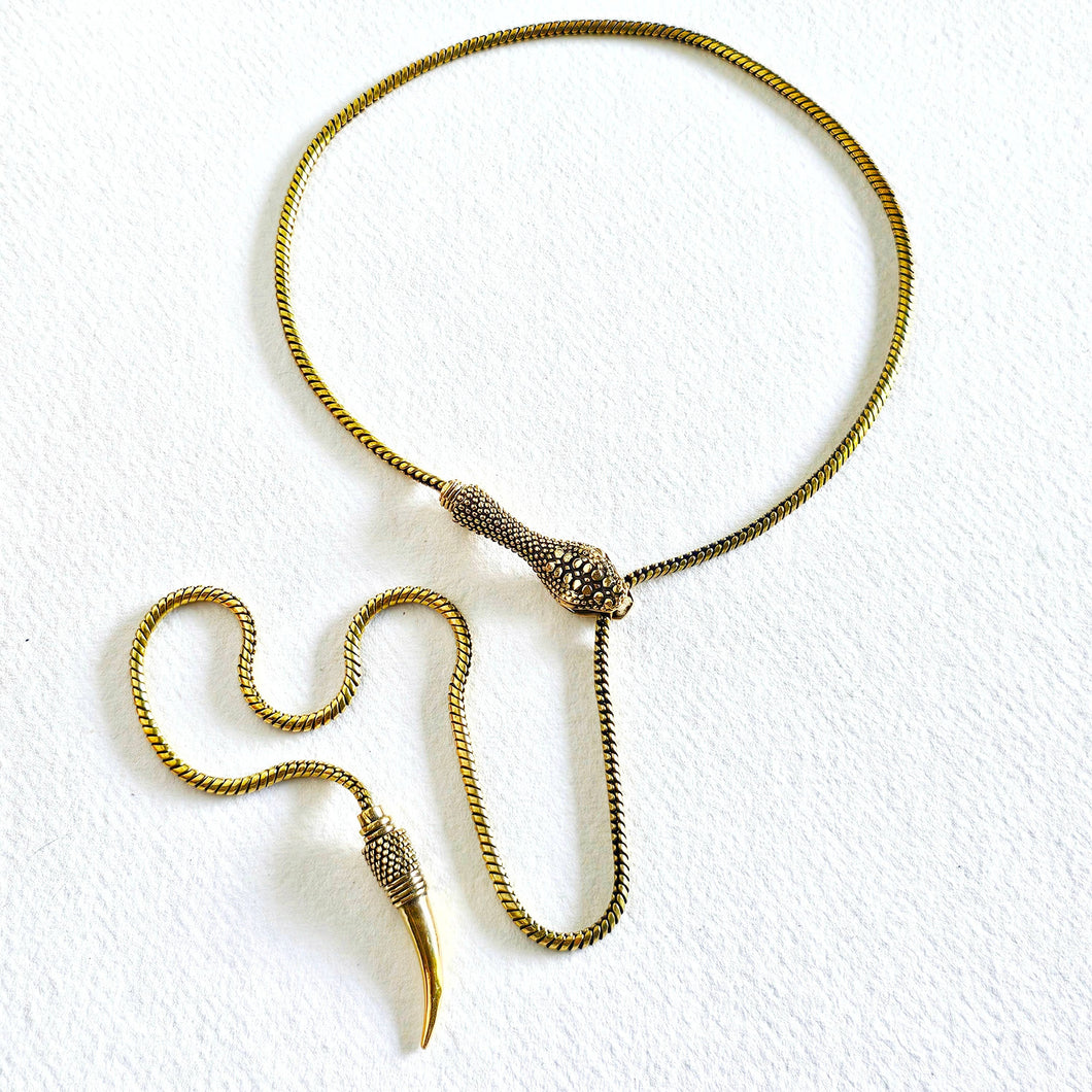 Serpent Lariat