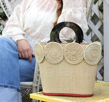 Horn Handle Straw Bucket