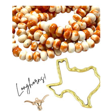 Stadium Style Necklace: Hook 'Em Collar