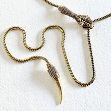 Serpent Lariat